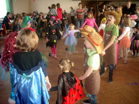 Dětský karneval - Křeč - Kulturní Dům 001