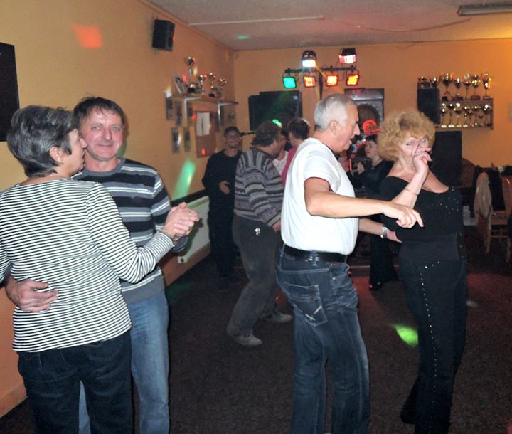 Zábava s písničkami na přání Club Piketa J.Hradec 002