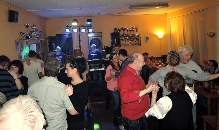 Vánoční zábava - Club na Piketě J. Hradec 007