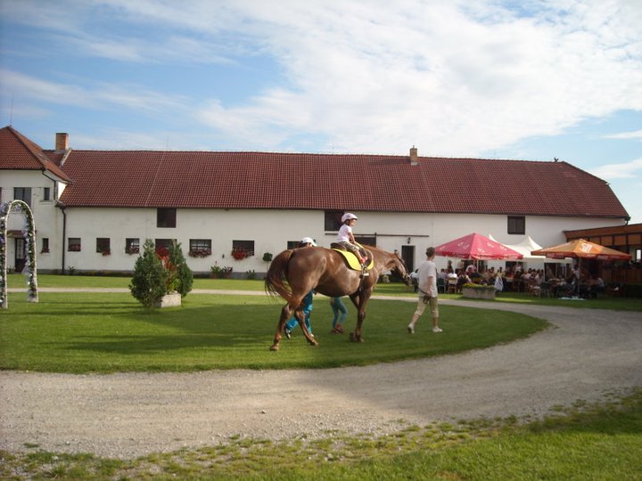 Karolín Svatba venku 002