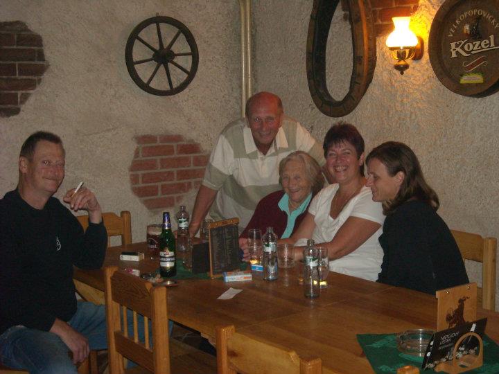 30.09. 2011 Posvícenská zábava Jirčany 010