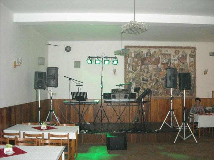 1. říjen 2011 pouťová zábava Vlastec 004