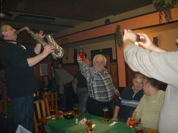 Zábava - Sezimovo Ústí II - Restaurace U Vrby 002