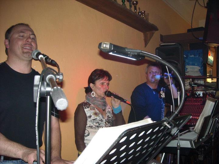 Májová zábava - Mezná - Hospoda Ve Škole 010