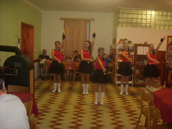 Pouťová zábava - Vlčeves - Hospůdka2 010